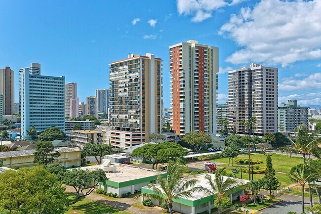 Building Photo - Recently Remodeled Centrally Located Condo...