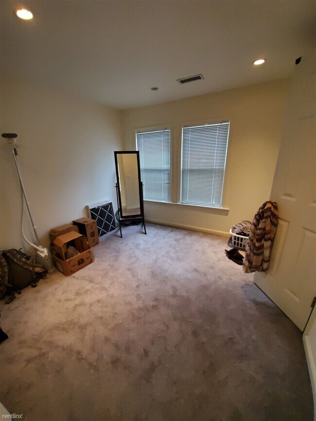 Building Photo - 1 br, 1 bath Condo - 100 Center St