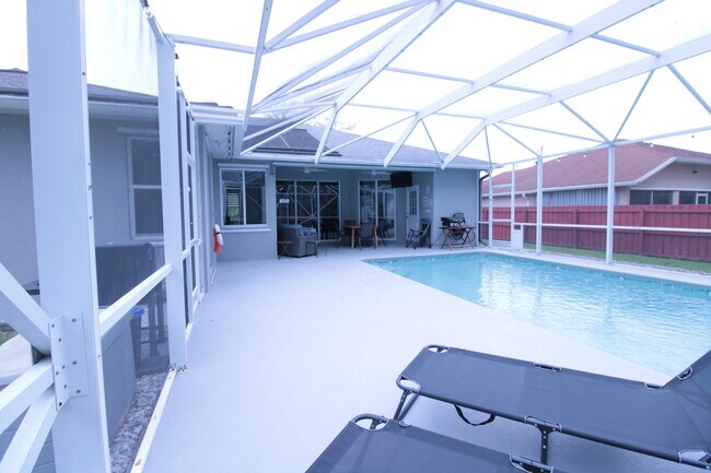 Foto del edificio - 2957 SW Collings Dr