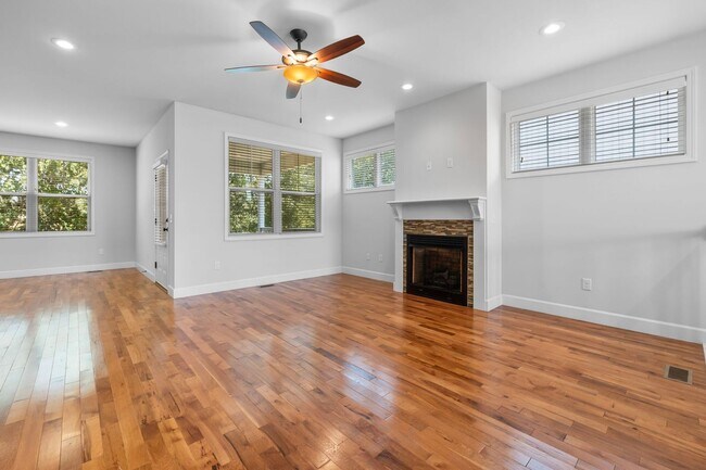 Foto del edificio - Craftsman Style House In The Walden Park