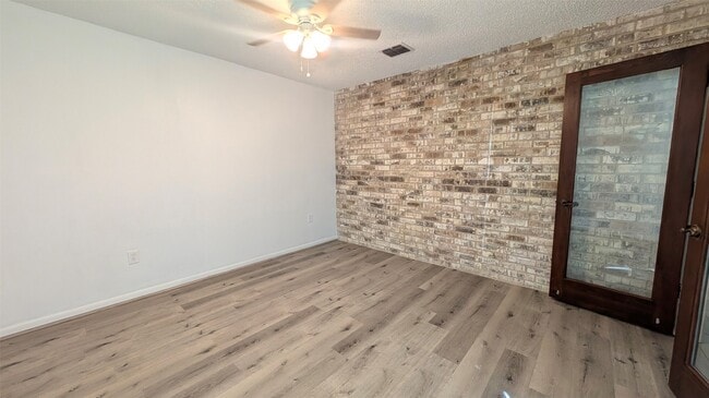 Building Photo - 10523 Huff Dr