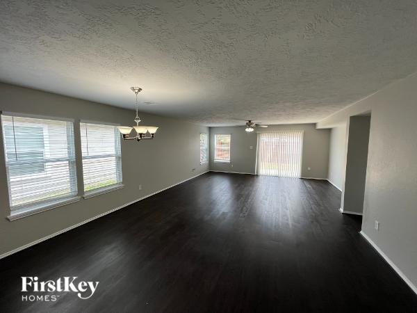 Building Photo - 15406 Boulder Hollow Ln