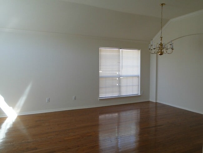 Building Photo - A great house in great condition at great ...