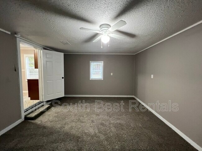 Building Photo - 829 Carrolton Rd