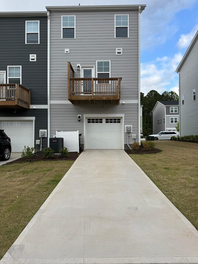 Foto del edificio - 409 Deercroft Dr