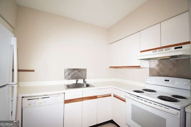 Foto del edificio - 1421 W Peachtree St NE