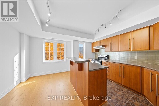 Building Photo - 69 Steele Park Private