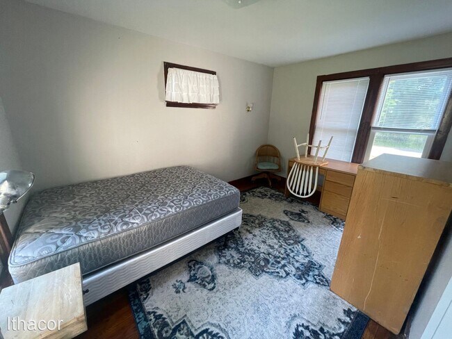 Building Photo - 6 br, 2 bath House - 21 Sands St