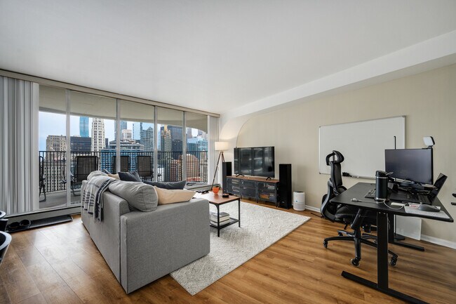 Foto del edificio - 300 N State St