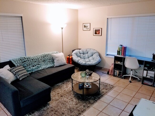 Building Photo - 1 Bed, 1 Bath. Condo! Next to the Heart of NAU Campus!  - Students & Cats OK!! NO Dogs! Avail. Ma...