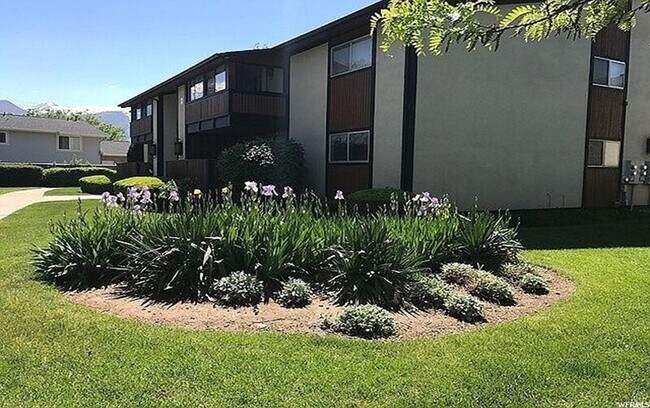 Building Photo - 175 Garden Park Dr