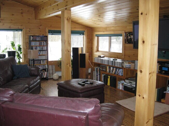 Foto del edificio - 27 Spruce Ln