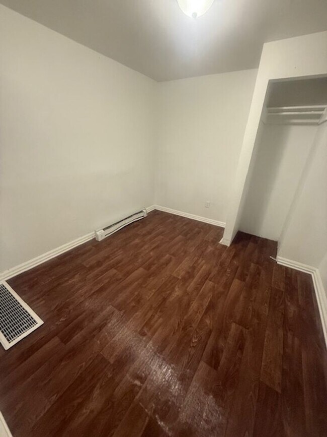Foto del edificio - 2 Bedroom 1 Bath Available to Rent for $72...