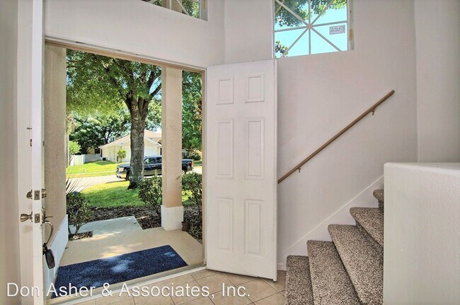 Building Photo - 4 br, 2.5 bath House - 2825 MAYFLOWER LOOP