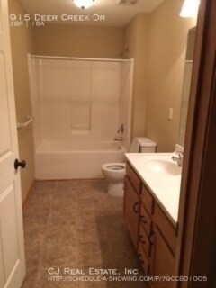 Foto del edificio - 915 NE Deer Creek Dr