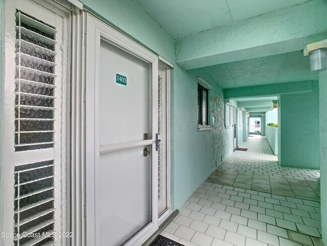 Foto del edificio - 1700 Commodore Blvd