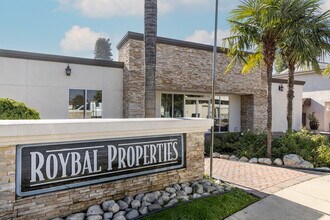 Building Photo - 4040 Badillo Cir