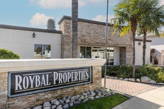 Building Photo - 4040 Badillo Cir