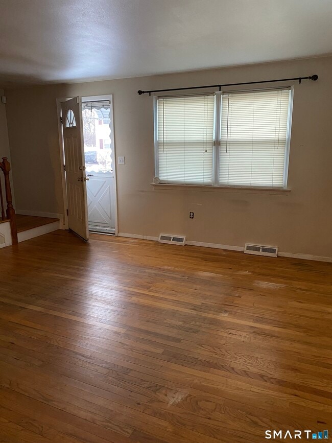 Building Photo - 27 Jerry Rd