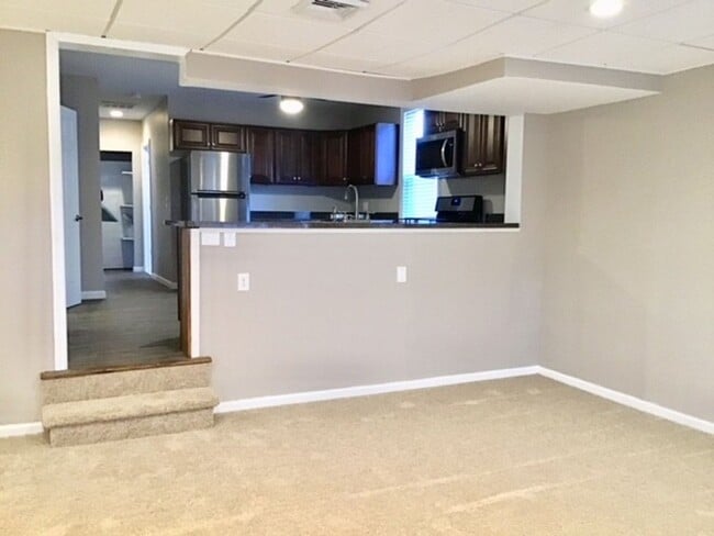 Photo - Upgraded 2 Bed/2 Bath plus Den HOME 1100 sq ft. Unit...A Must See!!!