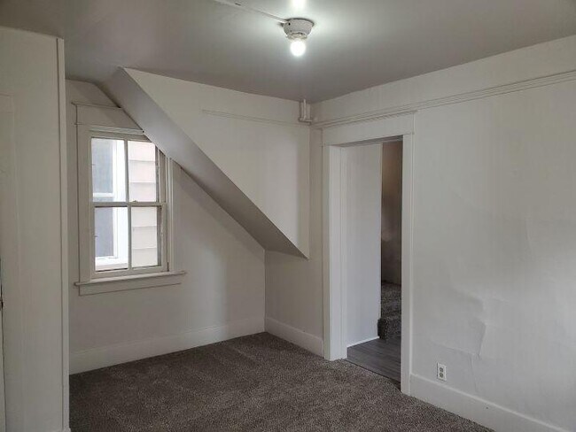 Building Photo - 2 bedroom in Billings MT 59101