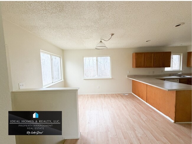 Building Photo - 2104 Flamingo Dr