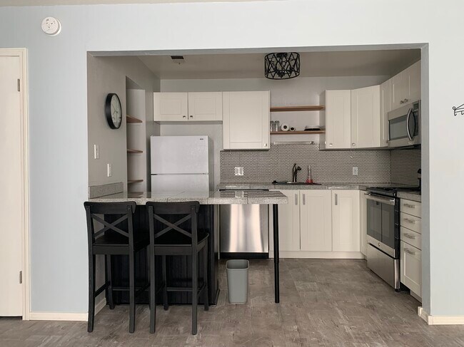 Building Photo - 1200 S Riordan Ranch St