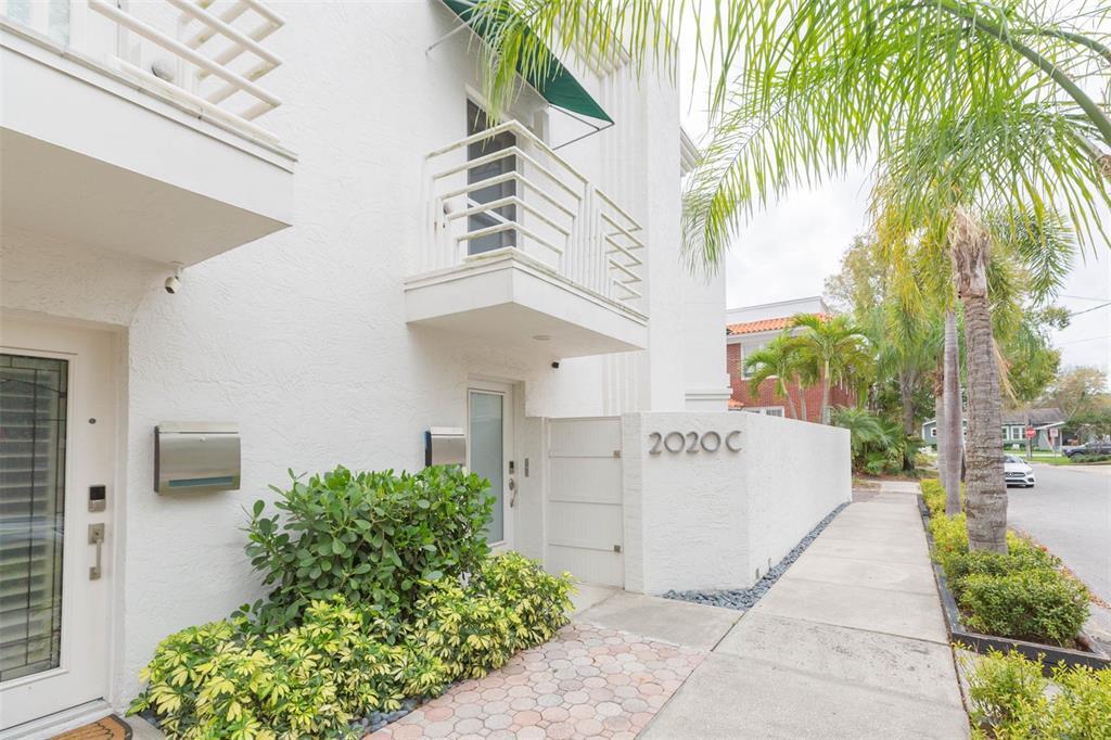 Foto principal - 2020 W Dekle Ave