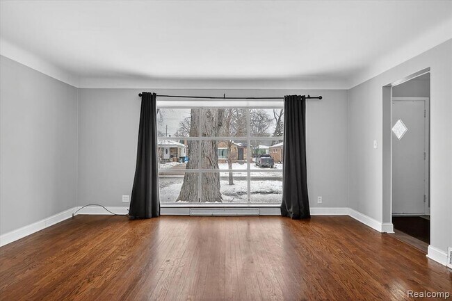 Foto del edificio - 13731 Elgin St