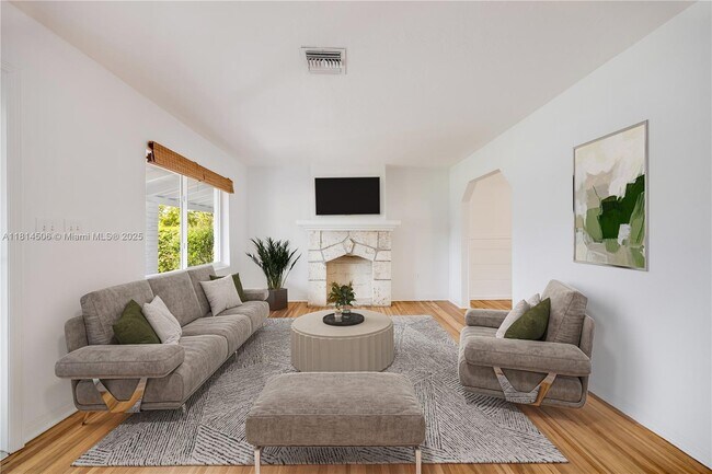 Foto del edificio - 385 NE 117th St