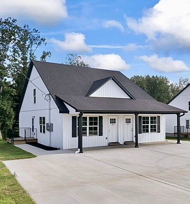 Building Photo - 175 Timber Rdg Dr