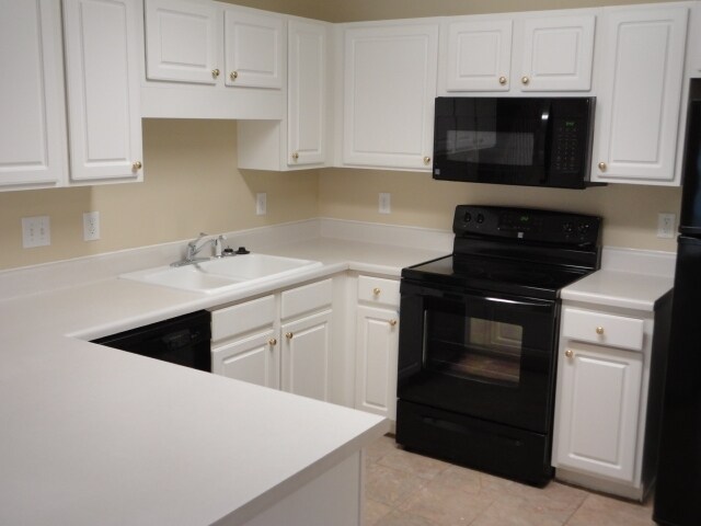 Building Photo - 1605 Beacon Village Drive