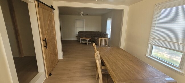 Building Photo - 206 Cranford Dr