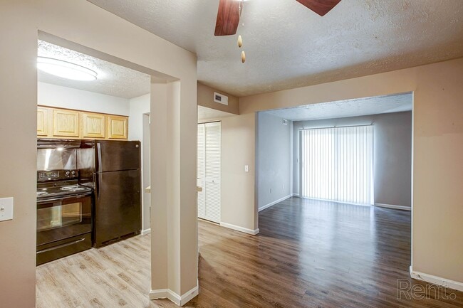 Building Photo - Prairie Green Apartment Homes