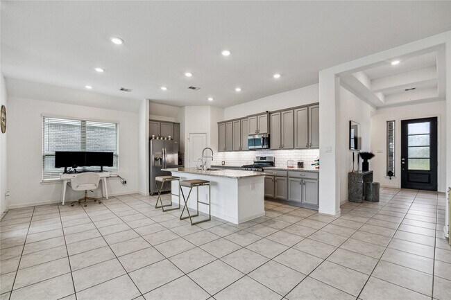 Foto del edificio - 2211 Keystone Ridge Ln