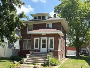 Building Photo - 252 N Raynor Ave