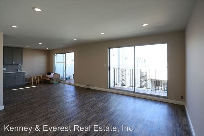 Building Photo - 1084 Clay St