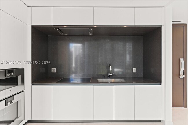 Building Photo - 300 Biscayne Blvd