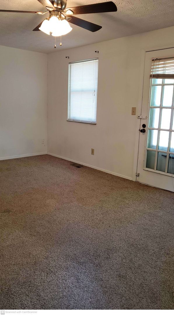 Building Photo - Cozy 3 Bed, 1 Bath, Convenient to I-70 and...