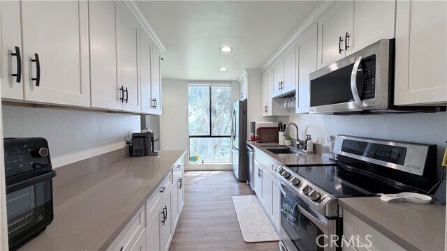 Foto del edificio - 4080 Via Marisol