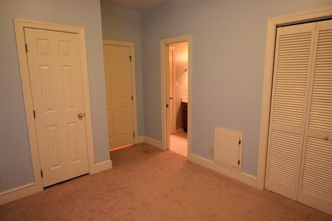 Building Photo - Spectacular & Spacious 4 Bedroom, 3 Bathroom Home in Durham with 1st Floor Bedroom!