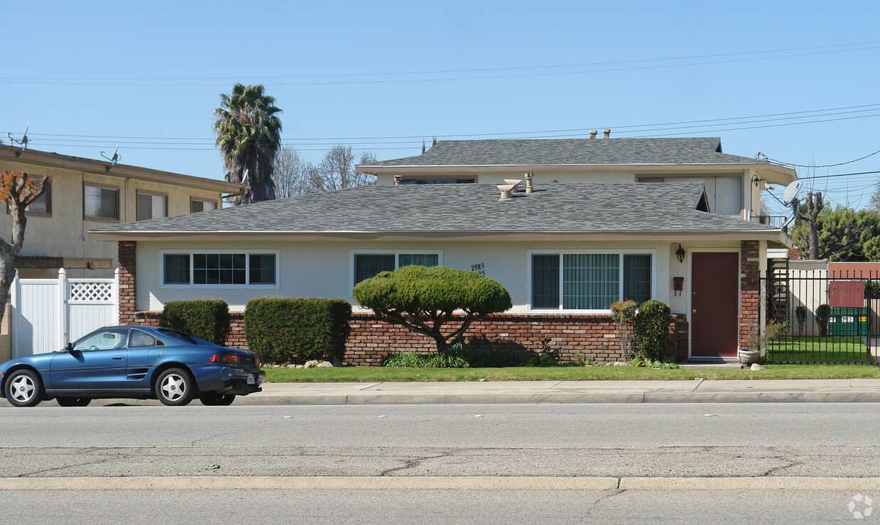 Foto del edificio - 2983 N Garey Ave