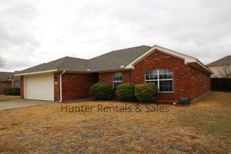 Building Photo - 3005 Wisteria Ln