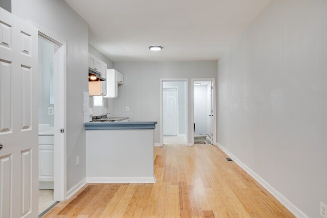 Foto del edificio - 5626 Lansdowne Ave