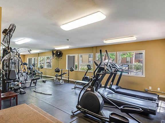 Foto del edificio - 23308 Marigold Ave