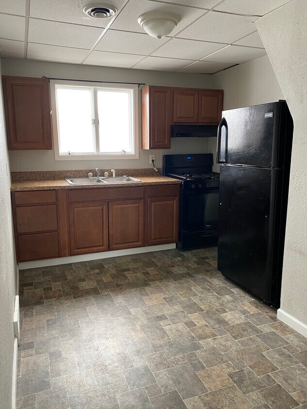 305 N Main St Unit Upstairs, Newark, NY 14513 Apartments in Newark