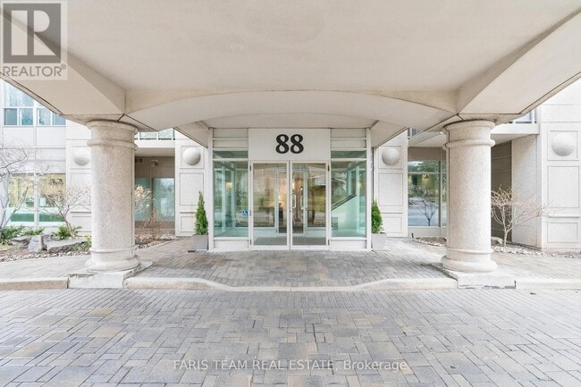Building Photo - 88-888 Palace Pier Ct