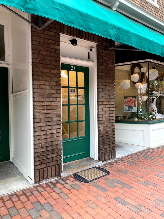 Building Photo - 21 N Braddock St