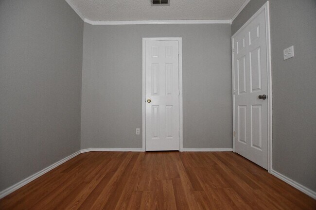 Foto del edificio - 6114 6th St
