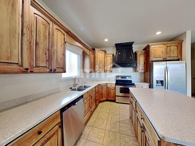 Foto del edificio - 3501 Bay Ct